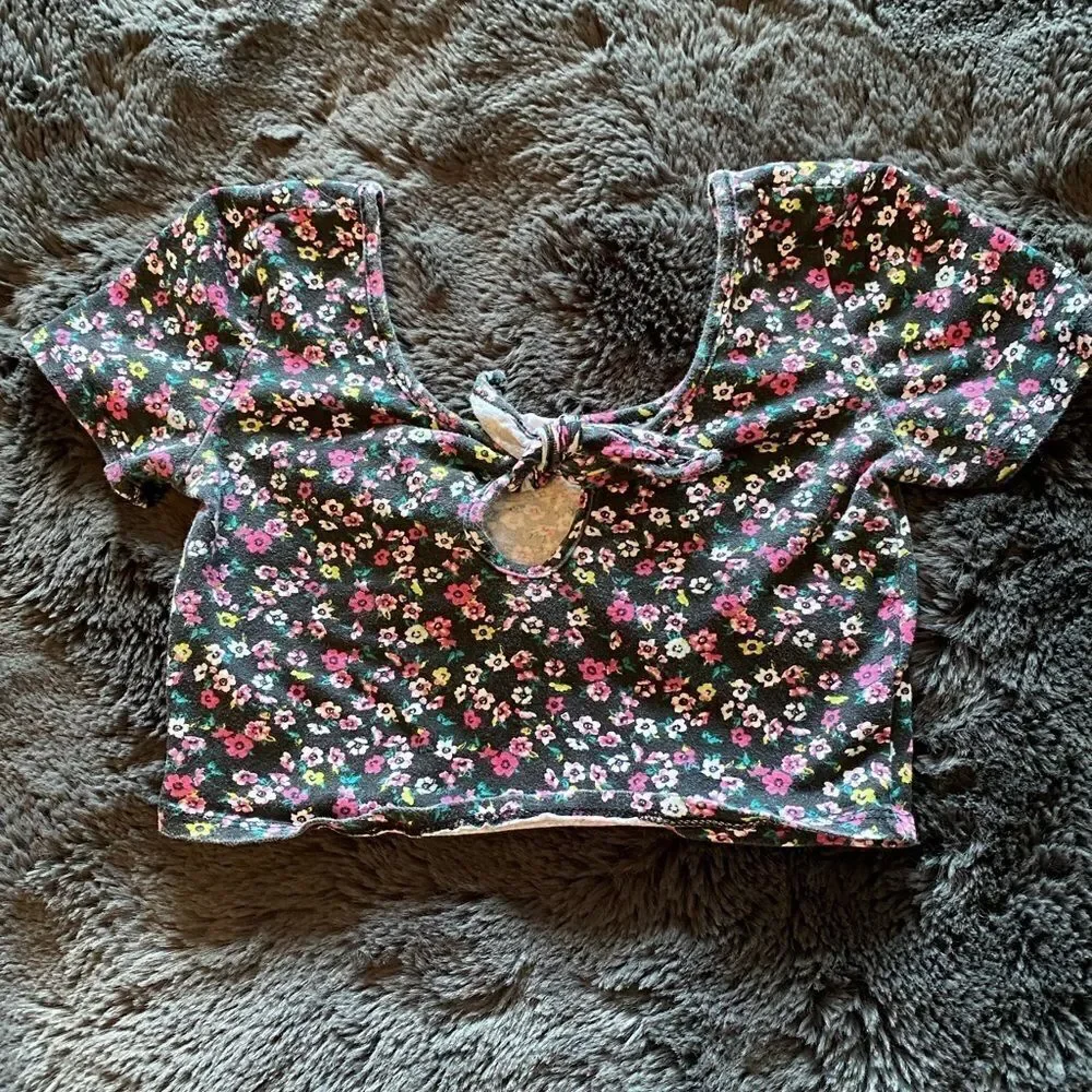 Crop top - Picture 1 of 3